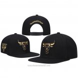 Gorra Chicago Bulls Mitchell & Ness Snapback Oro Negro