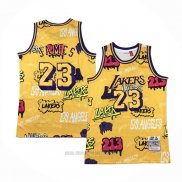 Camiseta Los Angeles Lakers LeBron James #23 Slap Sticker Mitchell & Ness 2018-19 Amarillo